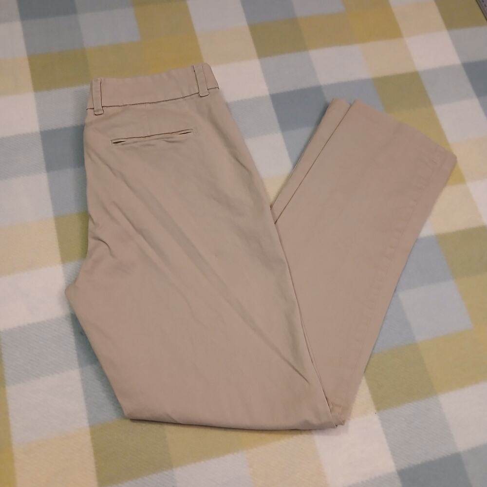 Khakis By GAP Size 6/28R Women’s Pants